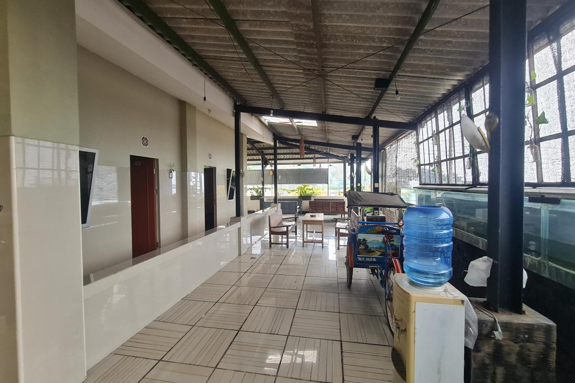 Capital O 93250 Hotel Tirta Kencana 2 Baturaden Banyumas Exterior foto